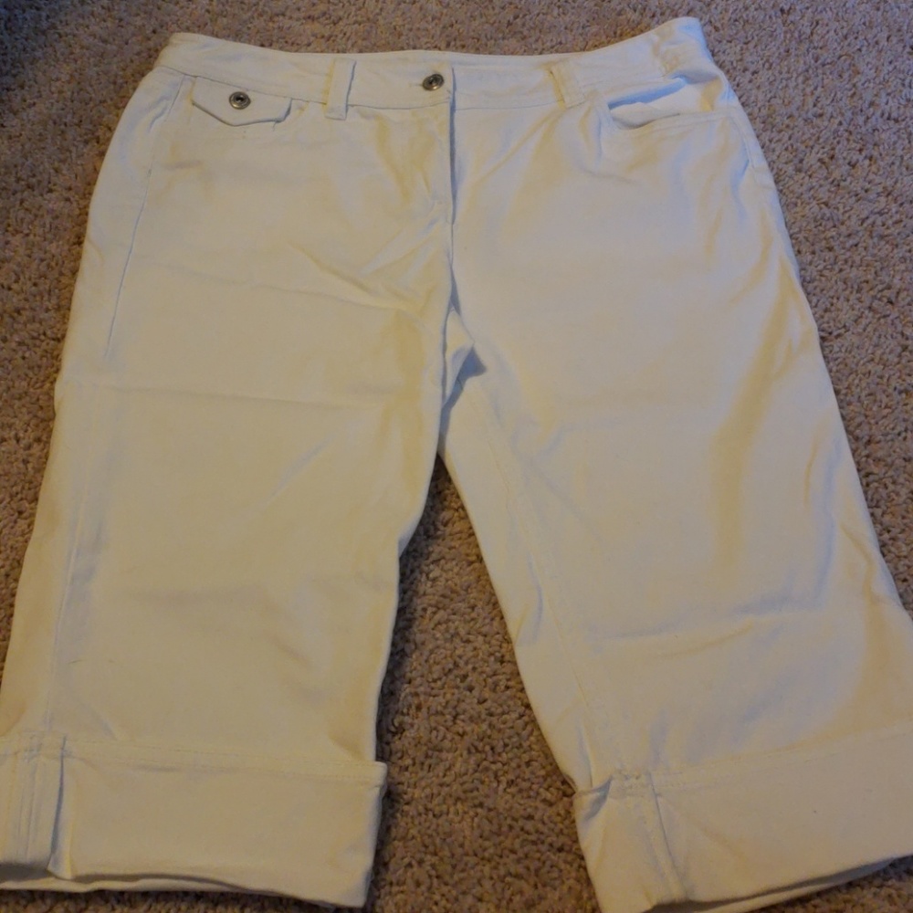 Ann Taylor beautiful crisp white denim capris